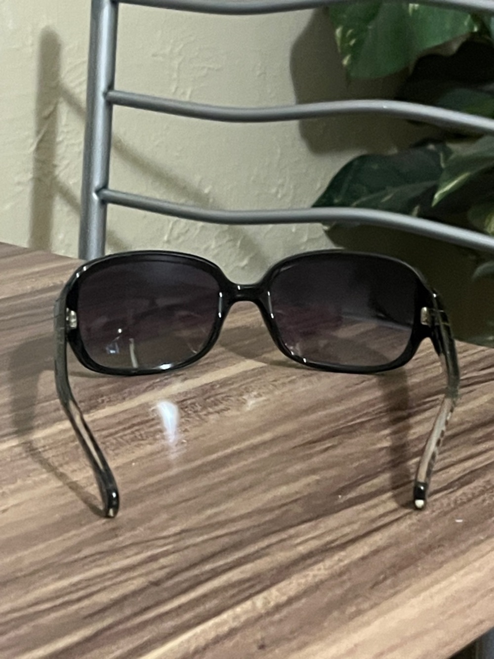 Coach Black Oversized Sunglasses - Picture 5 of 13